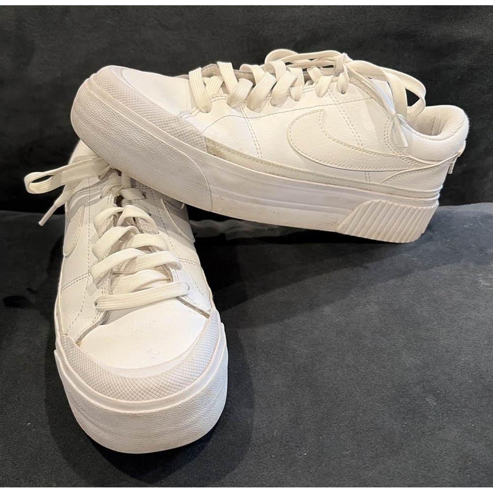 Nike Court Legacy Lift Triple White Athletic Shoes Womens Size 7. Classic